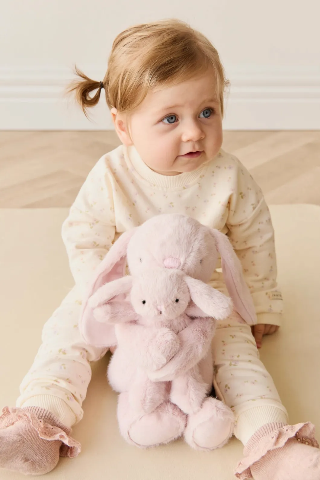 Snuggle Bunnies - Frankie the Hugging Bunny - Blossom