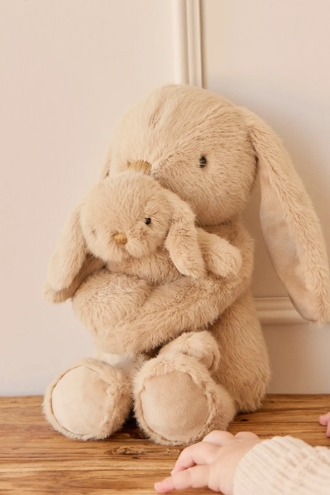Snuggle Bunnies - Frankie the Hugging Bunny - Caramel